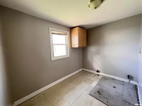 2205 S 12th St, Springfield, IL 62703 photo 8
