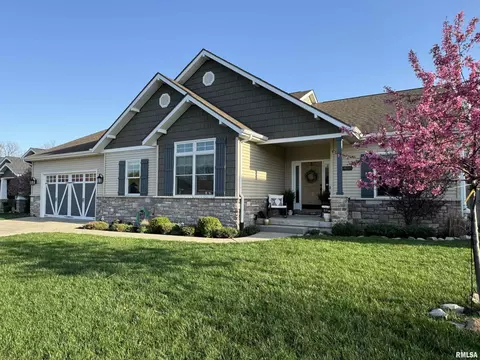 1830 Avenel Ln, Chatham, IL 62629