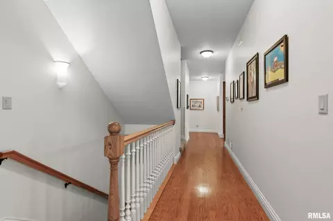 Entry Way - 5201 Eagle Rdg, Springfield, IL 62711 photo 4 of 6