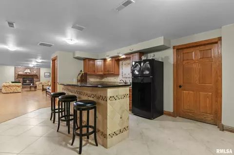 Kitchen - 5201 Eagle Rdg, Springfield, IL 62711 photo 7 of 7