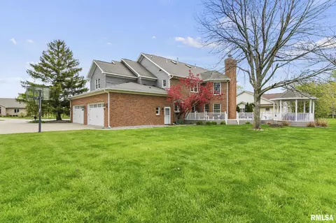 Exterior - 5201 Eagle Rdg, Springfield, IL 62711 photo 5 of 15