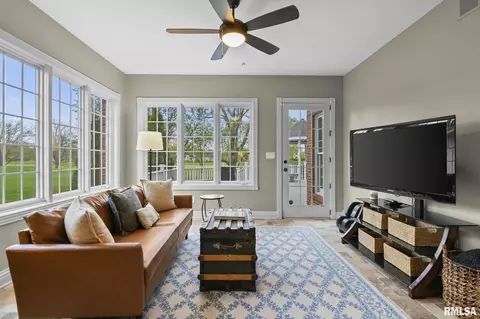 Living - 5201 Eagle Rdg, Springfield, IL 62711 photo 8 of 10