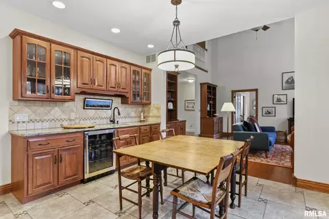 Kitchen - 5201 Eagle Rdg, Springfield, IL 62711 photo 5 of 7