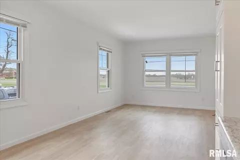 3225 Old Macarthur Blvd, Springfield, IL 62704 photo 5