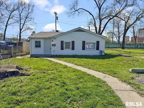 821 Indiana Ave, Springfield, IL 62702 photo 2