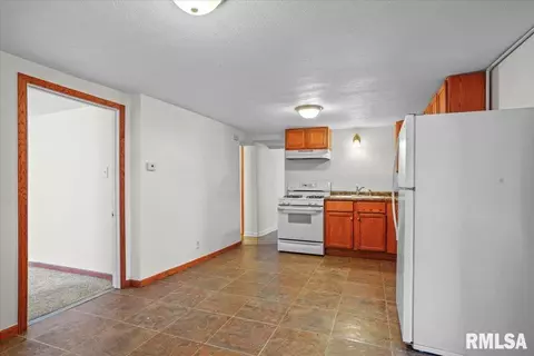821 Indiana Ave, Springfield, IL 62702 photo 13