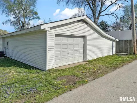 821 Indiana Ave, Springfield, IL 62702 photo 6