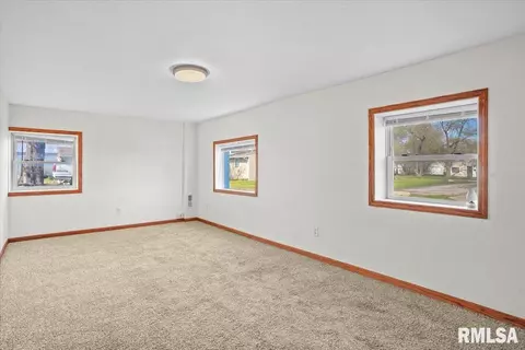 821 Indiana Ave, Springfield, IL 62702 photo 8