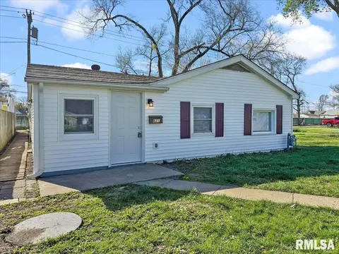 821 Indiana Ave, Springfield, IL 62702 photo 3