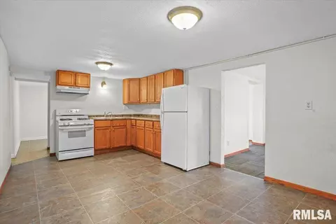 821 Indiana Ave, Springfield, IL 62702 photo 12