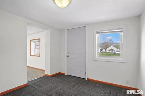 821 Indiana Ave, Springfield, IL 62702 photo 28