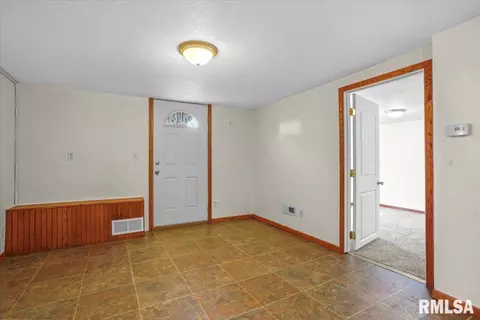 821 Indiana Ave, Springfield, IL 62702 photo 17