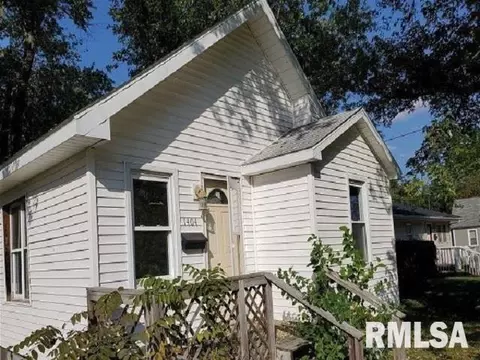 1404 E Pierce St, Macomb, IL 61455 photo 1