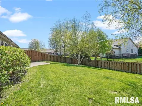 7301 Preston Dr, Springfield, IL 62711 photo 3