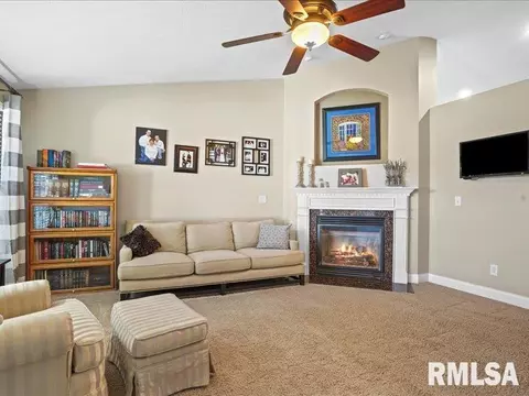 7301 Preston Dr, Springfield, IL 62711 photo 6