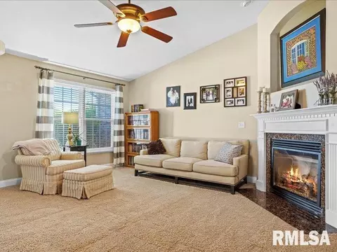 7301 Preston Dr, Springfield, IL 62711 photo 5