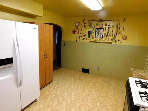 2068 N 20th St, Springfield, IL 62702 photo 4