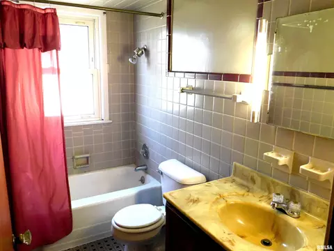 2068 N 20th St, Springfield, IL 62702 photo 13