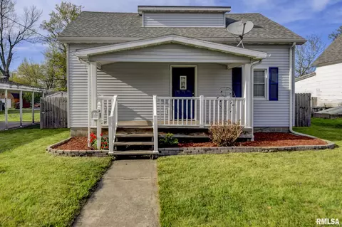 609 Esther St, Taylorville, IL 62568