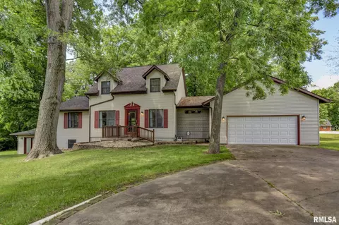 73 Dutch Ct, Taylorville, IL 62568
