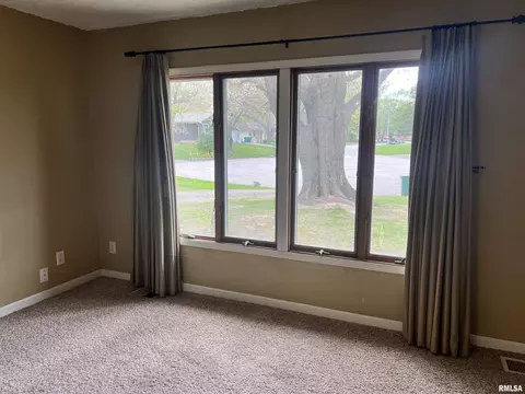 2542 E Wilshire Rd, Springfield, IL 62703 photo 4
