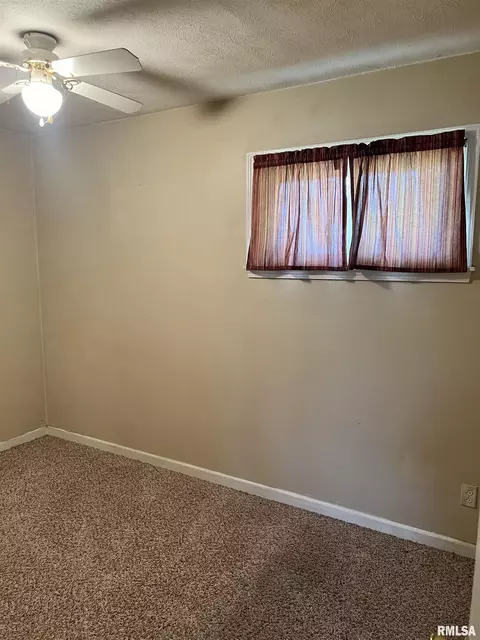 2542 E Wilshire Rd, Springfield, IL 62703 photo 9