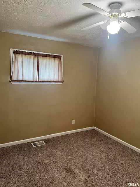 2542 E Wilshire Rd, Springfield, IL 62703 photo 5
