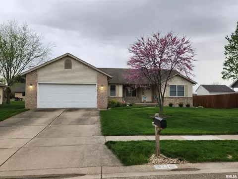 5216 Turnstone Rd, Springfield, IL 62711
