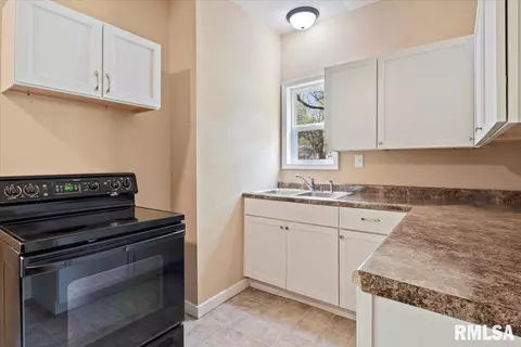 1217 Cass St, Springfield, IL 62703 photo 8
