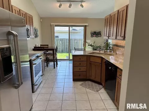 6605 Bellflower Ct, Springfield, IL 62712 photo 5