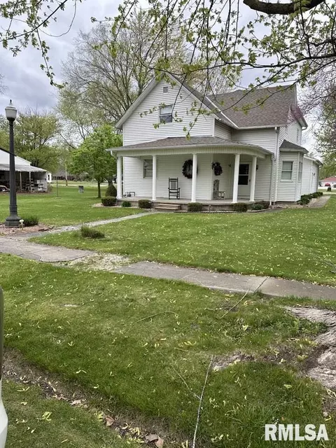 403 N Park St, Golden, IL 62339