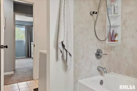 Bath - 50 Nottingham Rd, Springfield, IL 62704 photo 1 of 4