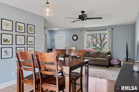 Dining - 50 Nottingham Rd, Springfield, IL 62704 photo 3 of 3