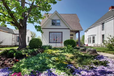 1131 N 9th St, Quincy, IL 62301
