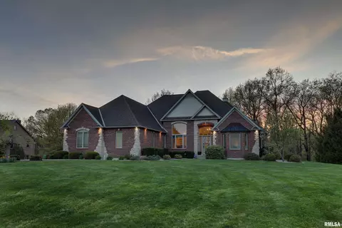 3728 Harbor Ln, Quincy, IL 62305