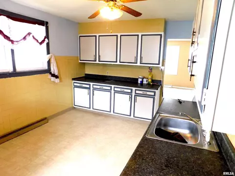 1801 N 10th St, Springfield, IL 62702 photo 5