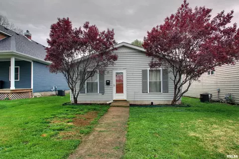 2014 Chestnut St, Quincy, IL 62301