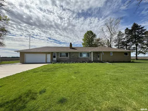 316 Knox Rd 2000 N Rd, Galesburg, IL 61401