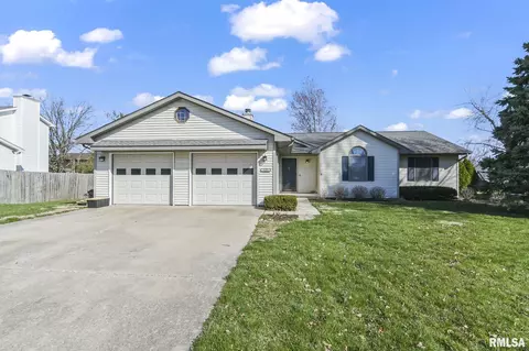 525 Cumberland Dr, Chatham, IL 62629