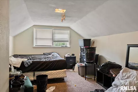 Bedroom - 2153 E Capitol Ave, Springfield, IL 62703 photo 3 of 3