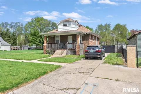 Exterior - 2153 E Capitol Ave, Springfield, IL 62703 photo 3 of 8