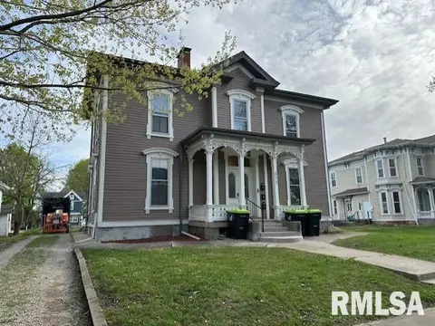 513 W State St, Jacksonville, IL 62650