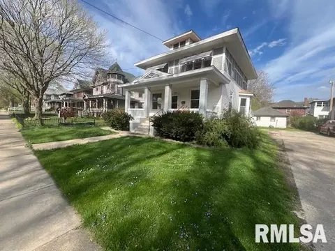 527 N Broad St, Galesburg, IL 61401