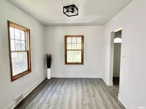 Living - 204 E Black Ave, Springfield, IL 62702 photo 4 of 4
