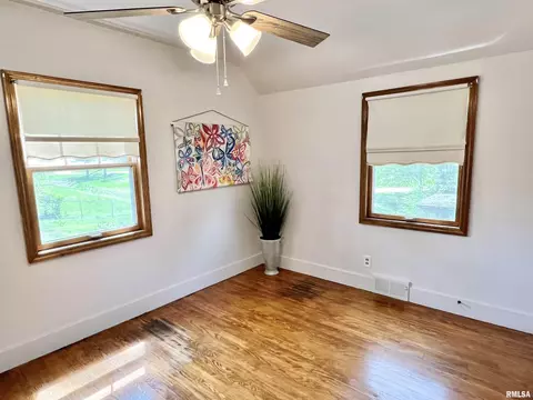 Bedroom - 204 E Black Ave, Springfield, IL 62702 photo 3 of 3