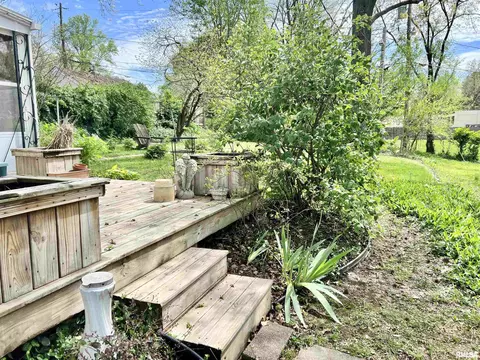 Exterior - 204 E Black Ave, Springfield, IL 62702 photo 5 of 6