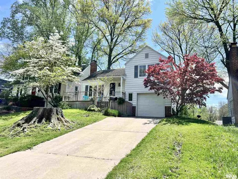 Exterior - 204 E Black Ave, Springfield, IL 62702 photo 2 of 6