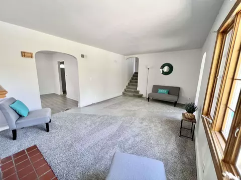 Living - 204 E Black Ave, Springfield, IL 62702 photo 2 of 4