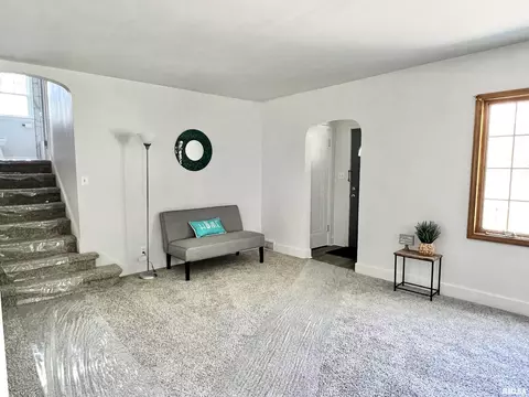 Living - 204 E Black Ave, Springfield, IL 62702 photo 3 of 4