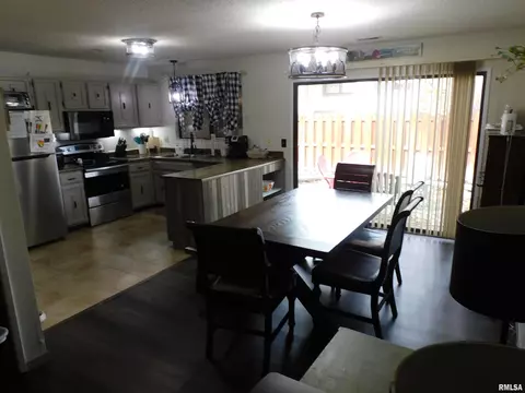 13 Juniper Ln, Springfield, IL 62704 photo 5